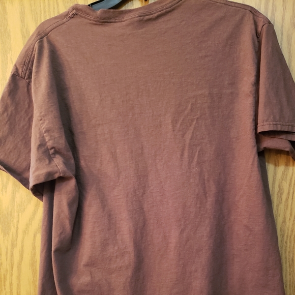 Men's brown t-shirt with "best dad ever" on the front with guitar. Never worn. - Picture 4 of 4